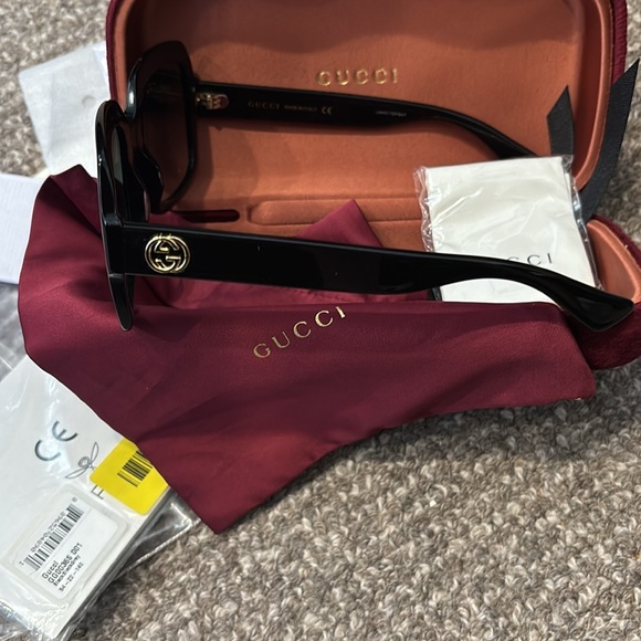 Gucci Sunglasses Style GG0036S Black w Gold GG Logo - LIKE NEW! - Picture 12 of 15